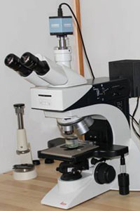 Microscope with a digital camara mounted